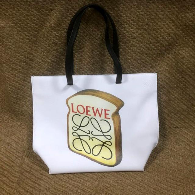 LOEWE(ロエベ)の ロエベ　トースト　トートバッグ メンズのバッグ(トートバッグ)の商品写真