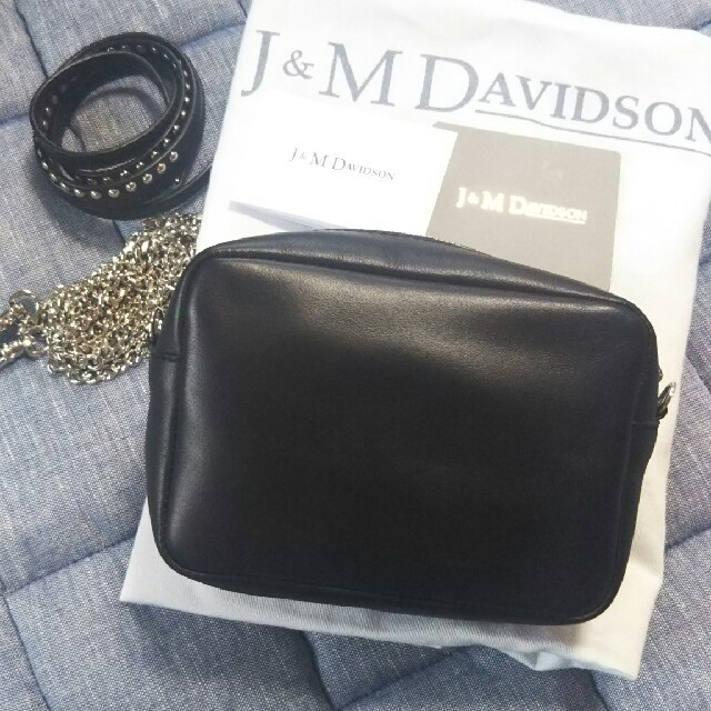 J&M DAVIDSON(ジェイアンドエムデヴィッドソン)のj&m davidson★リップスティック スタッズ バッグ
 レディースのバッグ(ショルダーバッグ)の商品写真