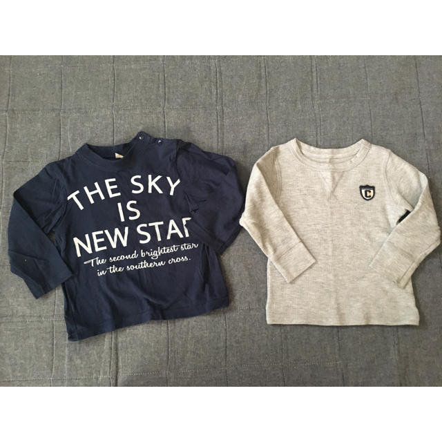 GAP(ギャップ)の美品！シンプルロゴロンTネイビー＆薄グレーワッフル長袖カットソー95センチセット キッズ/ベビー/マタニティのキッズ服男の子用(90cm~)(Tシャツ/カットソー)の商品写真