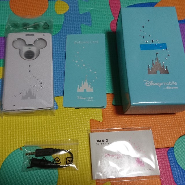 Disney(ディズニー)の期間限定価格 DM01G カバー ホワイト スマホ/家電/カメラのスマホアクセサリー(モバイルケース/カバー)の商品写真