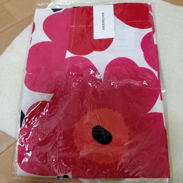 marimekko(マリメッコ)のMarimekko　エプロン　エコバッグ　セット☆ レディースのバッグ(エコバッグ)の商品写真