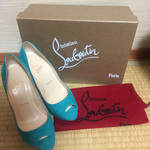 Christian Louboutin(クリスチャンルブタン)のクリスチャンルブタン 未使用 ブルー 青緑 パンプス レディースの靴/シューズ(ハイヒール/パンプス)の商品写真