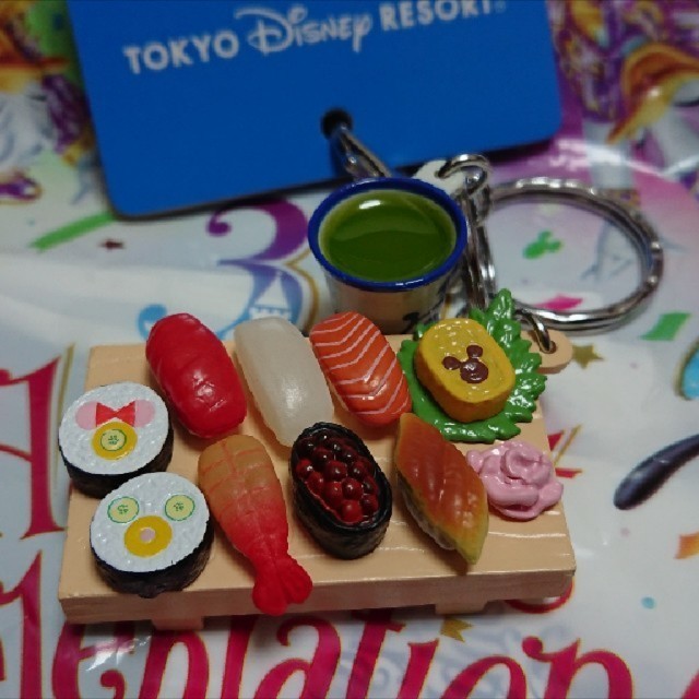 Disney(ディズニー)の東京ディズニーリゾート　お寿司　キーチェーン エンタメ/ホビーのおもちゃ/ぬいぐるみ(キャラクターグッズ)の商品写真