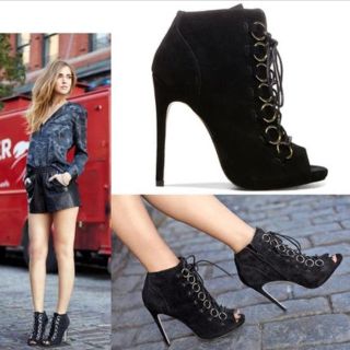 スティーブマデン(Steve Madden)のThe Blonde Salad × Steve Maddenスエードブーティー(ブーティ)