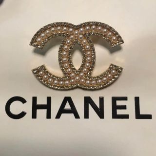 シャネル(CHANEL)のブローチ CHANEL お土産 新品(ブローチ/コサージュ)