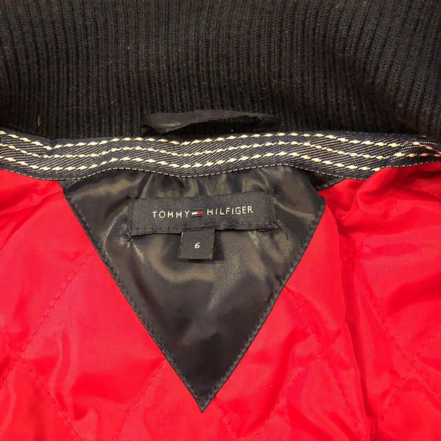 TOMMY HILFIGER(トミーヒルフィガー)のTOMY HILFIGER アウター キッズ/ベビー/マタニティのキッズ服男の子用(90cm~)(ジャケット/上着)の商品写真