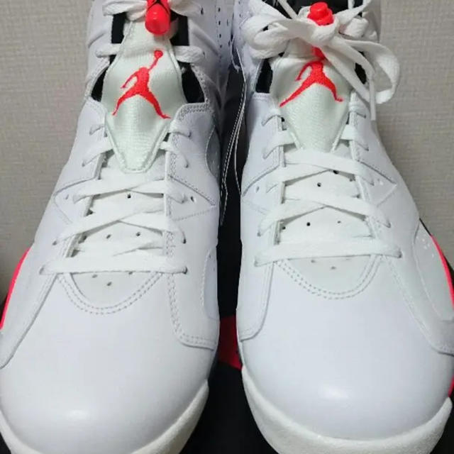 NIKE(ナイキ)のNIKE AIR JORDAN 6 レトロ　白　INFRARED スラダン　櫻木 メンズの靴/シューズ(スニーカー)の商品写真