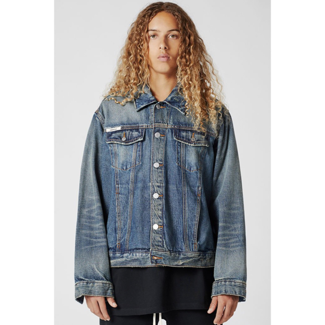 FEAR OF GOD(フィアオブゴッド)のtyga様専用ESSENTIALS Denim Trucker Jacket   メンズのジャケット/アウター(Gジャン/デニムジャケット)の商品写真