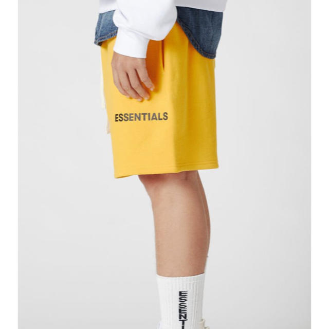 FEAR OF GOD(フィアオブゴッド)の専用FOG Essentials Graphic Sweat Shorts メンズのパンツ(ショートパンツ)の商品写真