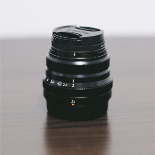 フジフイルム(富士フイルム)のFUJIFILM 単焦点標準レンズ XF35mmF2R WR B ブラック(レンズ(単焦点))