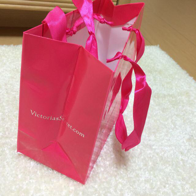 Victoria's Secret(ヴィクトリアズシークレット)のヴィクトリアシークレット♡おまけ付き レディースのバッグ(ショップ袋)の商品写真