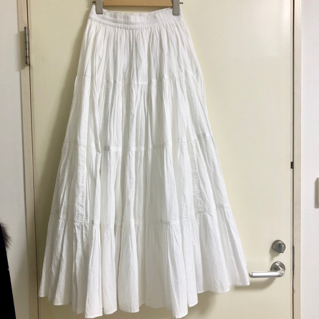 UNITED ARROWS(ユナイテッドアローズ)のユナイテッドアローズ コットンティアードマキシスカート レディースのスカート(ロングスカート)の商品写真