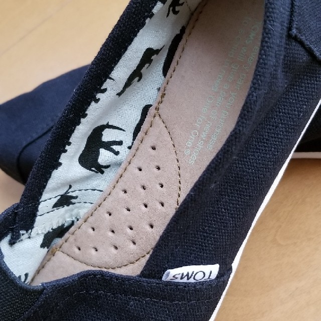 TOMS(トムズ)のTOMSスリッポン 大人気♪クラシック キャンバス地 ブラック24,5cm レディースの靴/シューズ(スニーカー)の商品写真