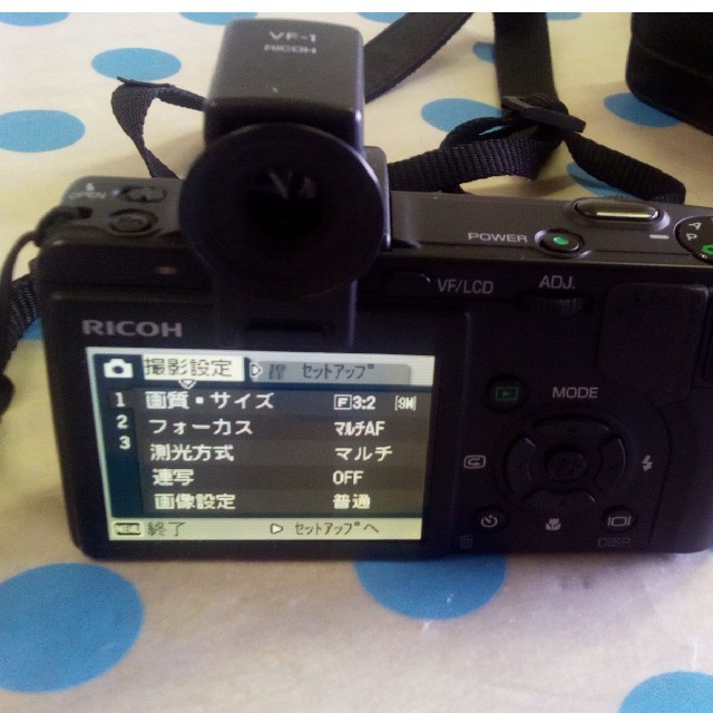 RICOH(リコー)のリコー Caplio GX100 VF-1と専用革ケース付き！ スマホ/家電/カメラのカメラ(コンパクトデジタルカメラ)の商品写真