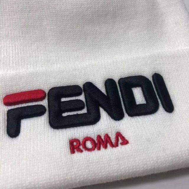 FENDI(フェンディ)のFENDI フェンディ ニット帽子 レディースの帽子(ニット帽/ビーニー)の商品写真