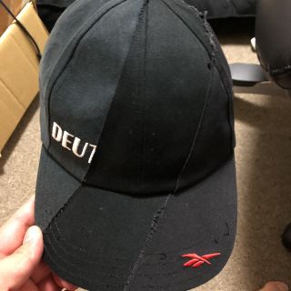 リーボック(Reebok)のvetements reebok 再構築 cap(キャップ)