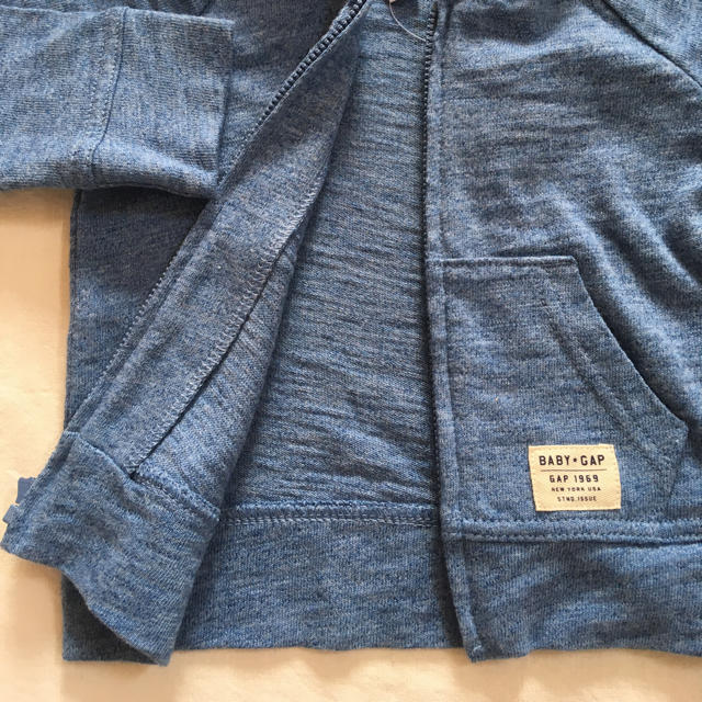 babyGAP(ベビーギャップ)の『新品』babyGAP ユニセックス パーカー＋ショートパンツSET80㎝サイズ キッズ/ベビー/マタニティのベビー服(~85cm)(その他)の商品写真