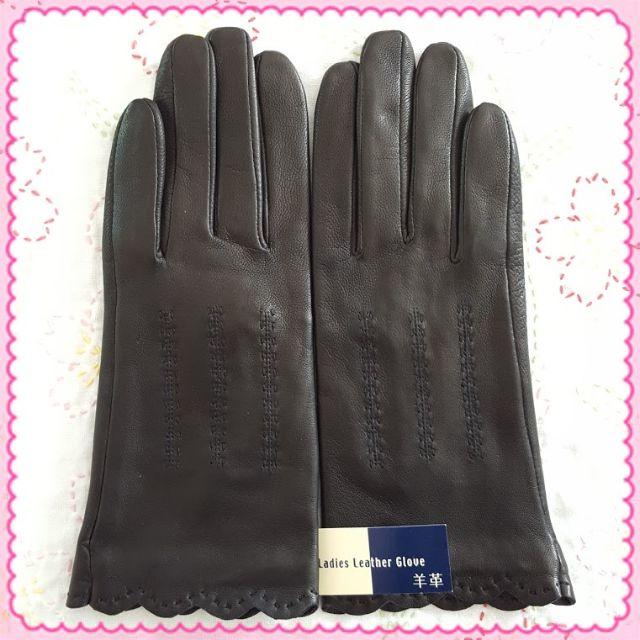 VALENTINO(ヴァレンティノ)の【新品】LUCIANO VALENTINO 革手袋(送料込み)  レディースのファッション小物(手袋)の商品写真