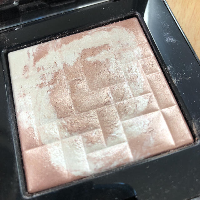 BOBBI BROWN(ボビイブラウン)のBobbyBrown ハイライトバウダー コスメ/美容のベースメイク/化粧品(フェイスカラー)の商品写真