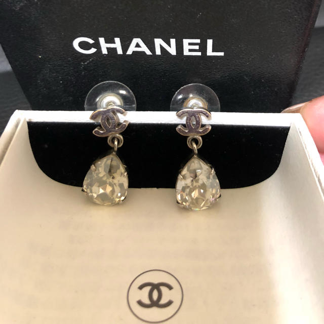 CHANEL クリスタル ピアス