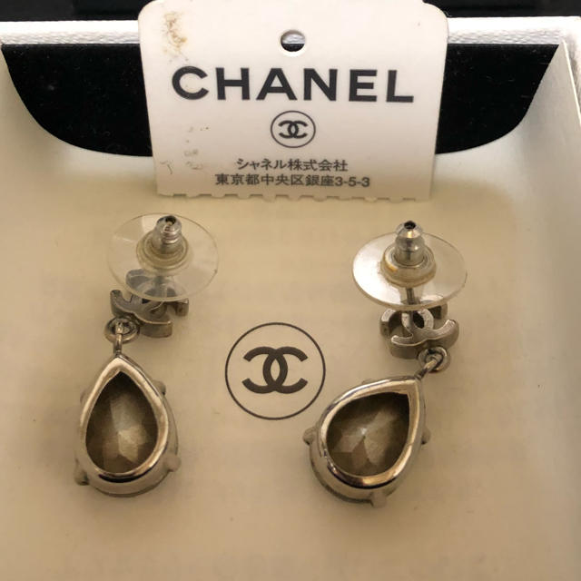 CHANEL クリスタル ピアス 2