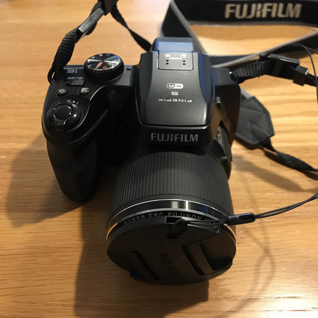 富士フイルム(フジフイルム)の【値下げ】Fine Pix S9400W デジタルカメラ スマホ/家電/カメラのカメラ(デジタル一眼)の商品写真