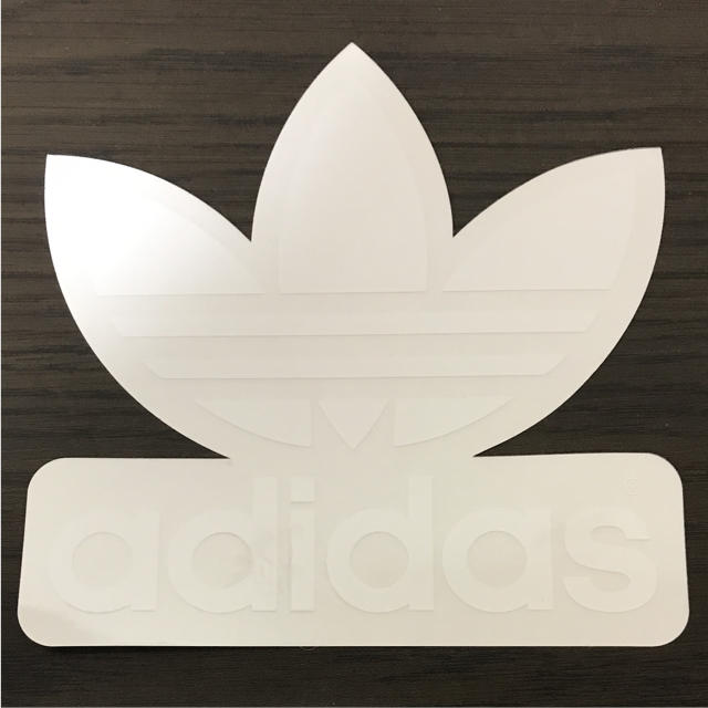 adidas(アディダス)の【縦13.8cm横13.7cm adidas skateboardステッカー 自動車/バイクのバイク(ステッカー)の商品写真