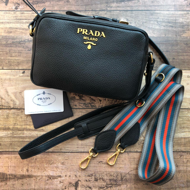 熱販売 レザー プラダ 18AW 新品 - PRADA ショルダーバッグ 完売商品