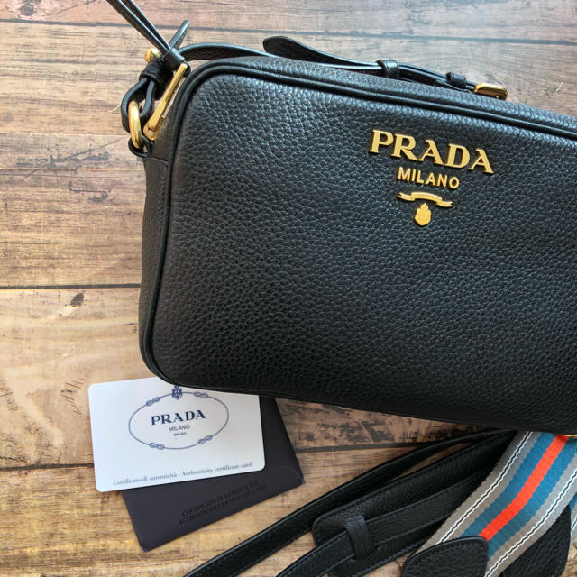 PRADA   新品 AW プラダ レザー ショルダーバッグ ベルト2本付き