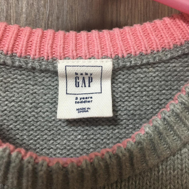 babyGAP(ベビーギャップ)のGAP  セーター グレー サイズ100 キッズ/ベビー/マタニティのキッズ服女の子用(90cm~)(ニット)の商品写真