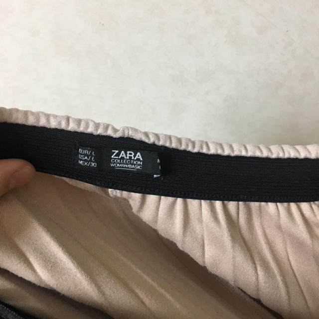 ZARA(ザラ)のプリーツスカート ライトピンクベージュ レディースのスカート(ひざ丈スカート)の商品写真