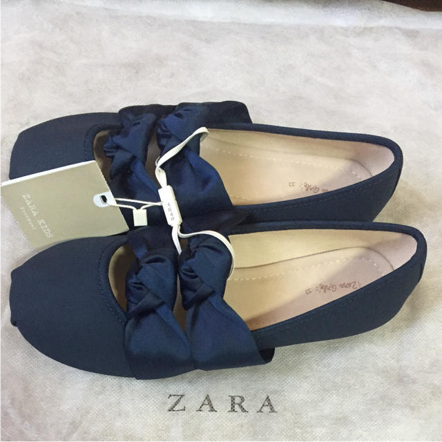 ZARA KIDS(ザラキッズ)のZARA結び目バレリーナシューズガールズ33(20.9)新品未使用送料込 キッズ/ベビー/マタニティのキッズ靴/シューズ(15cm~)(フォーマルシューズ)の商品写真