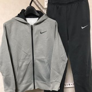 ナイキ(NIKE)のNIKE フードつきジャージ 裏起毛 150センチ(パンツ/スパッツ)