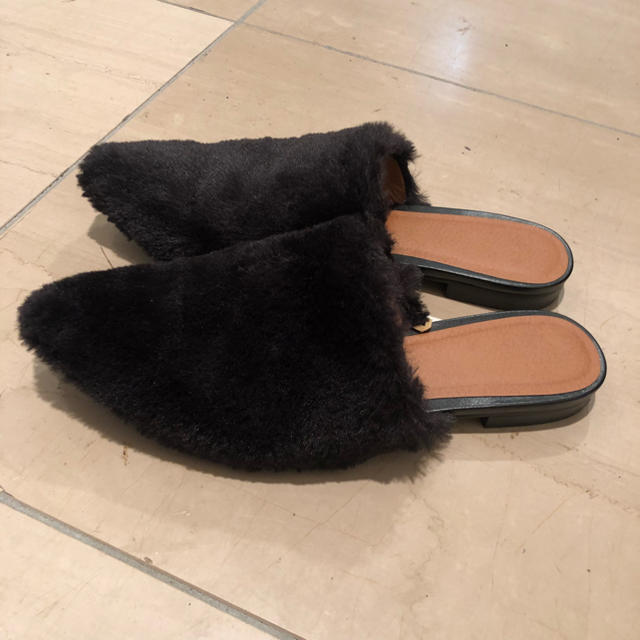 GU(ジーユー)のファー スリッパ サンダル パンプス ブラック レディースの靴/シューズ(ハイヒール/パンプス)の商品写真