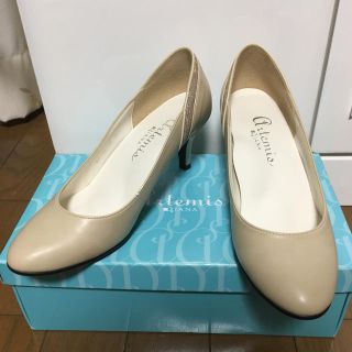 ダイアナ(DIANA)の美品 ダイアナ パンプス 22 ラメ レザー エナメル ベージュ(ハイヒール/パンプス)