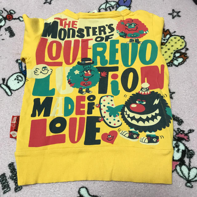 LOVE REVOLUTION(ラブレボリューション)のラブレボトレーナー 110センチ キッズ/ベビー/マタニティのキッズ服男の子用(90cm~)(Tシャツ/カットソー)の商品写真