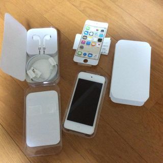 アップル(Apple)のiPod touch 16GB 第六世代 ゴールド 美品(ポータブルプレーヤー)