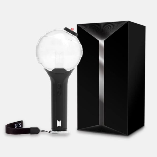 防弾少年団(BTS)(ボウダンショウネンダン)のBTS OFFICIAL LIGHT STICK VER.3 公式ペンライト   エンタメ/ホビーの声優グッズ(ペンライト)の商品写真