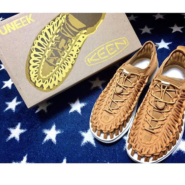 【????3日間限定値下げ】KEEN UNEEK O2 大人気モデル