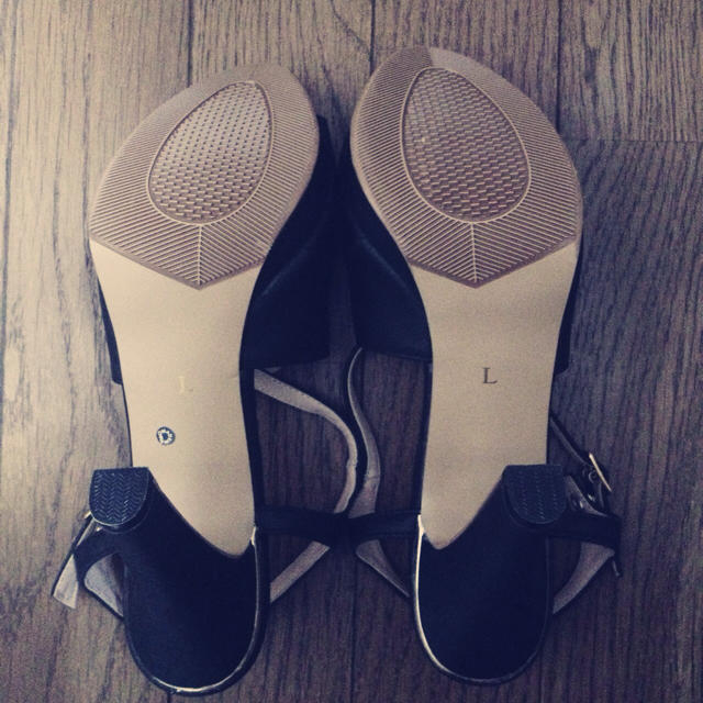新品☆メタルトゥパンプス レディースの靴/シューズ(ハイヒール/パンプス)の商品写真