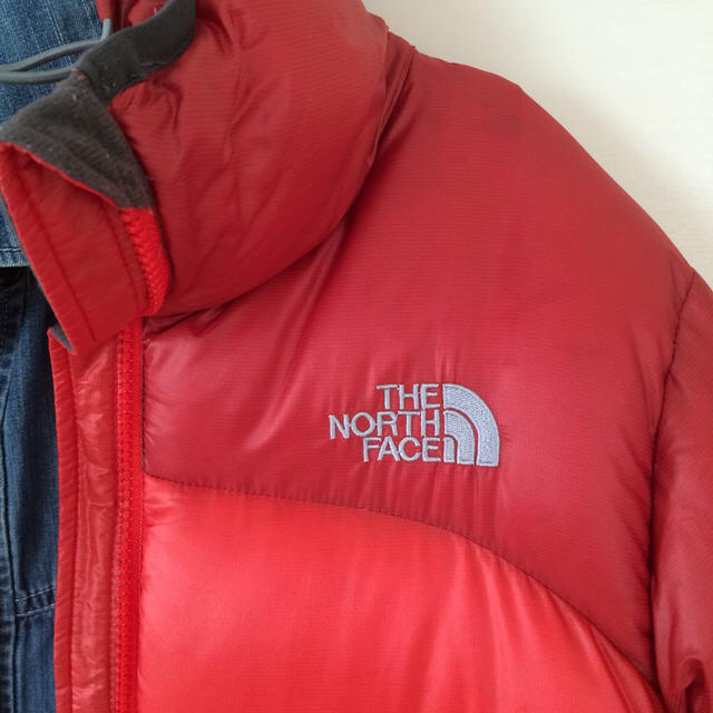 THE NORTH FACE(ザノースフェイス)のノースフェイス 軽量ダウン レディースのジャケット/アウター(ダウンジャケット)の商品写真