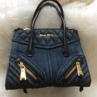 ミュウミュウ(miumiu)のmiumiu ハンドバッグ(ハンドバッグ)