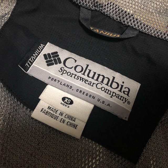 Columbia(コロンビア)の専用 ジャンパー、パンプス紺、パンプスカーキ スポーツ/アウトドアのスノーボード(ウエア/装備)の商品写真