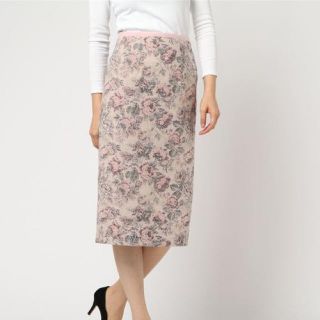 デイシー(deicy)のdeicy デイシー フラワーJQタイトスカート ベージュ M 新品(ひざ丈スカート)