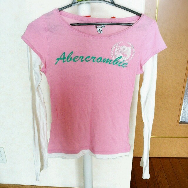 Abercrombie&Fitch(アバクロンビーアンドフィッチ)の重ね着風ロングTシャツ レディースのトップス(Tシャツ(長袖/七分))の商品写真