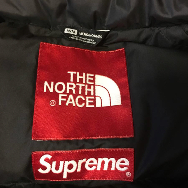 Supreme(シュプリーム)のsupreme the north face ダウンベスト ヌプシ ノース M メンズのジャケット/アウター(ダウンジャケット)の商品写真