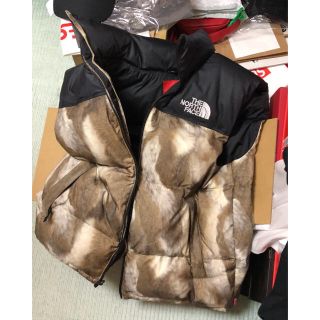 シュプリーム(Supreme)のsupreme the north face ダウンベスト ヌプシ ノース M(ダウンジャケット)