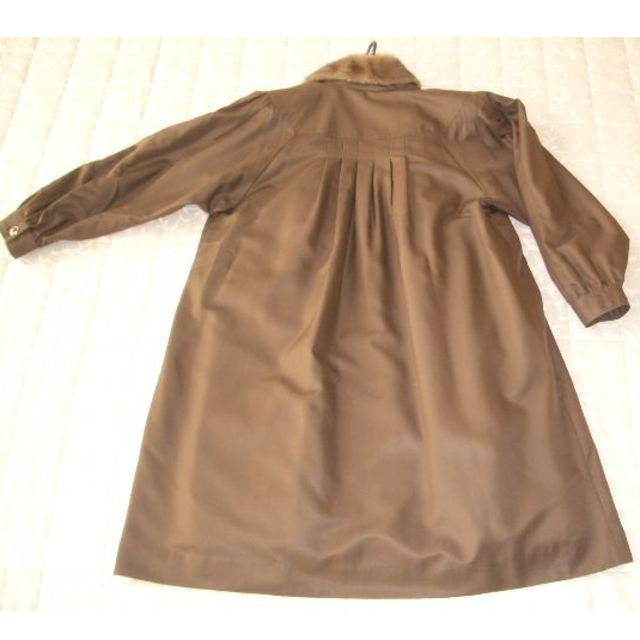 カネボウ　シルク＆ファー　コート　色：ブラウン　Lサイズ相当 レディースのジャケット/アウター(毛皮/ファーコート)の商品写真