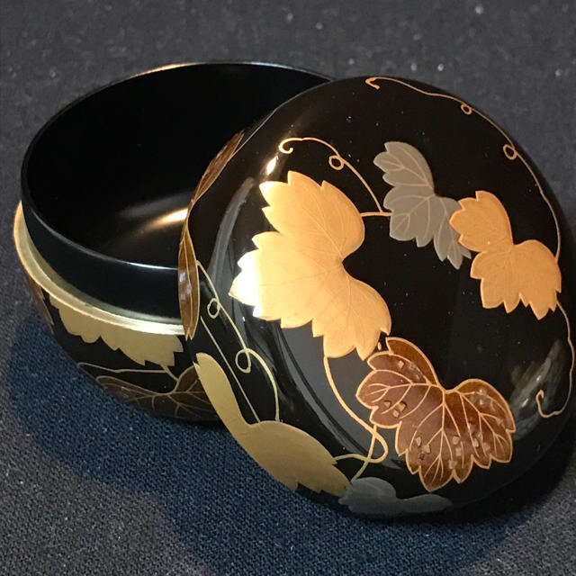 専用 茶道具 海布目茶箱セット 山川厳 茶碗 蒔絵棗 エンタメ/ホビーの美術品/アンティーク(陶芸)の商品写真