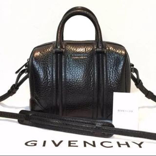 ジバンシィ(GIVENCHY)のジバンシィ♡ショルダーバッグ♡お値下げ(ボストンバッグ)